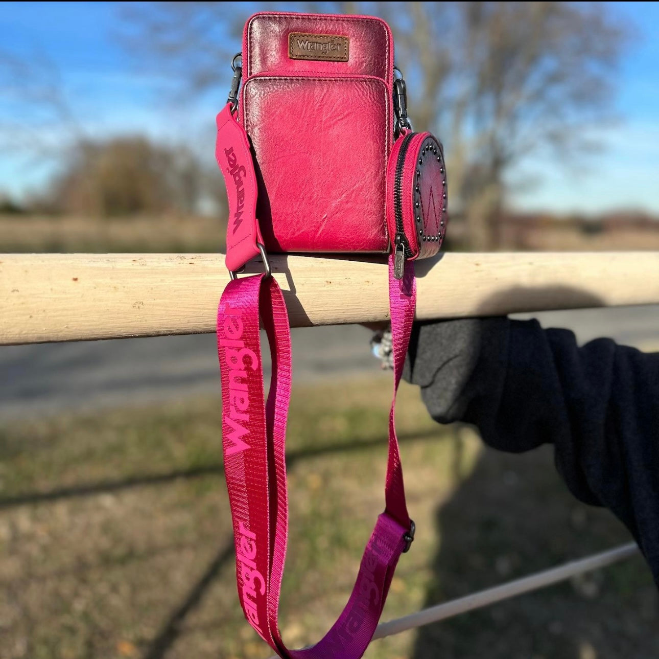 Solid Wrangler Cross Body Bags