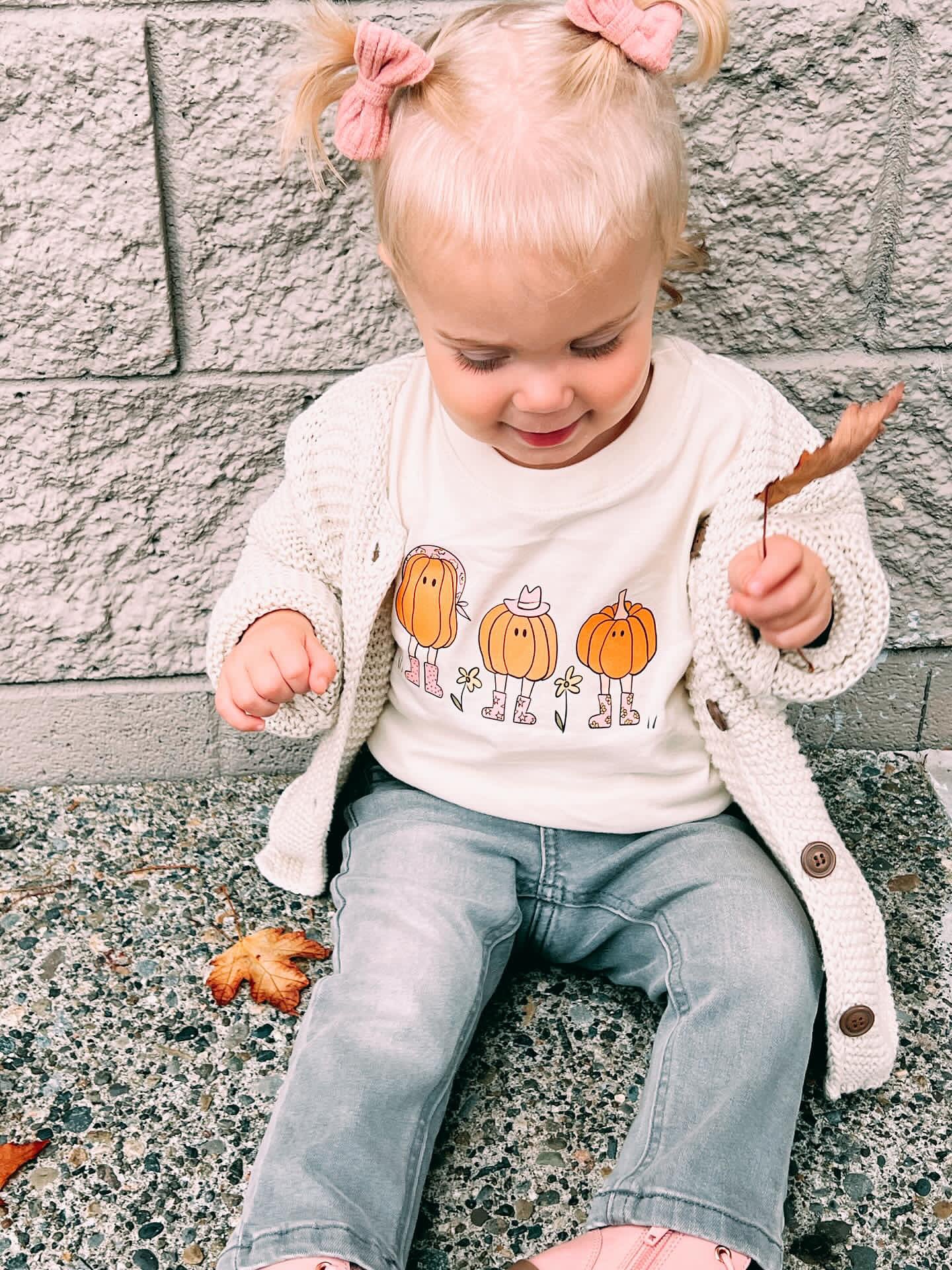 Pumpkin gals-graphic tee