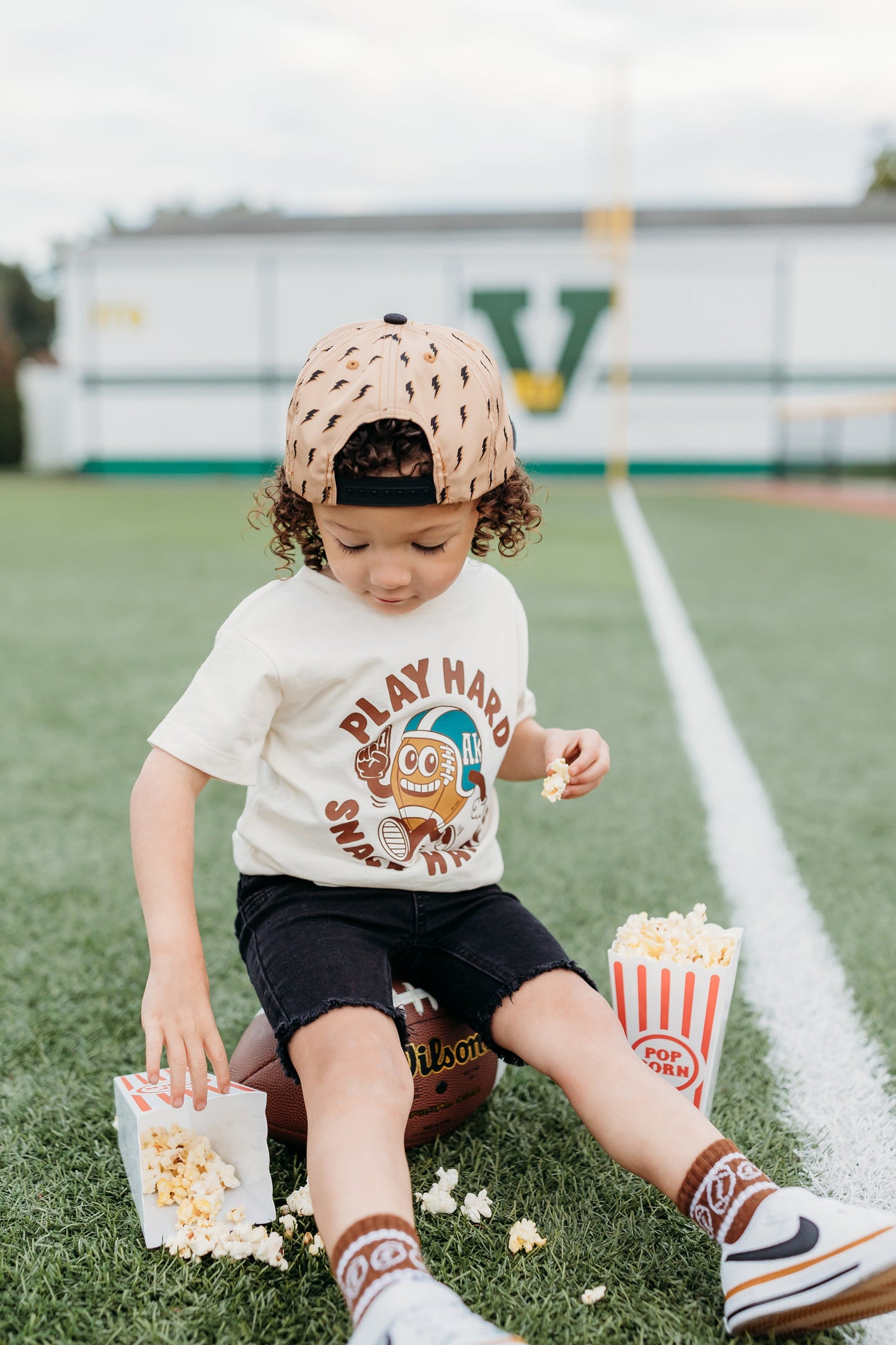 Snacks & football - Graphic Tee